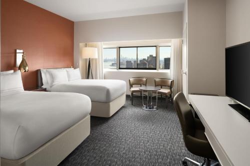 Room with Two Twin Beds - City View del hotel Millennium Hilton New York One UN Plaza. Foto 5