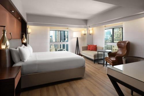 Deluxe Corner King Room - City View del hotel Millennium Hilton New York One UN Plaza. Foto 4