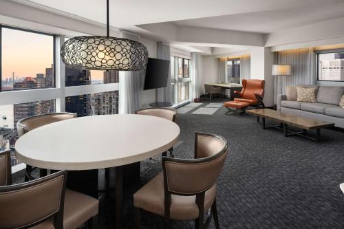 Royal One - Bedroom Duplex King Suite del hotel Millennium Hilton New York One UN Plaza