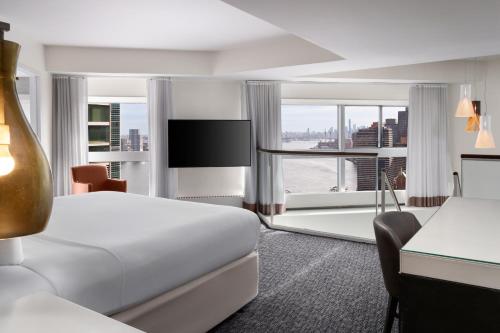 Royal One - Bedroom Duplex King Suite del hotel Millennium Hilton New York One UN Plaza. Foto 3
