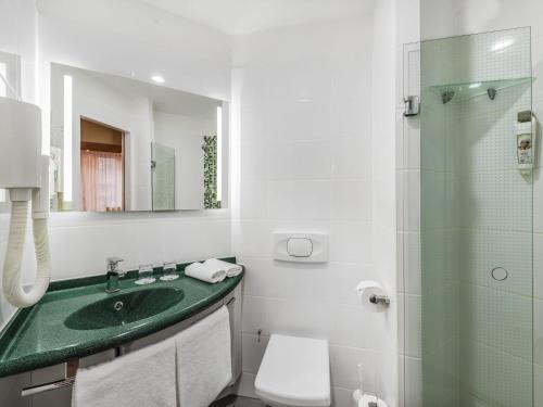 Habitación Doble Estándar del hotel Ibis Budapest City. Foto 3