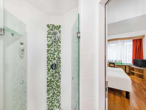 Habitación Doble Estándar - 2 camas del hotel Ibis Budapest City. Foto 4