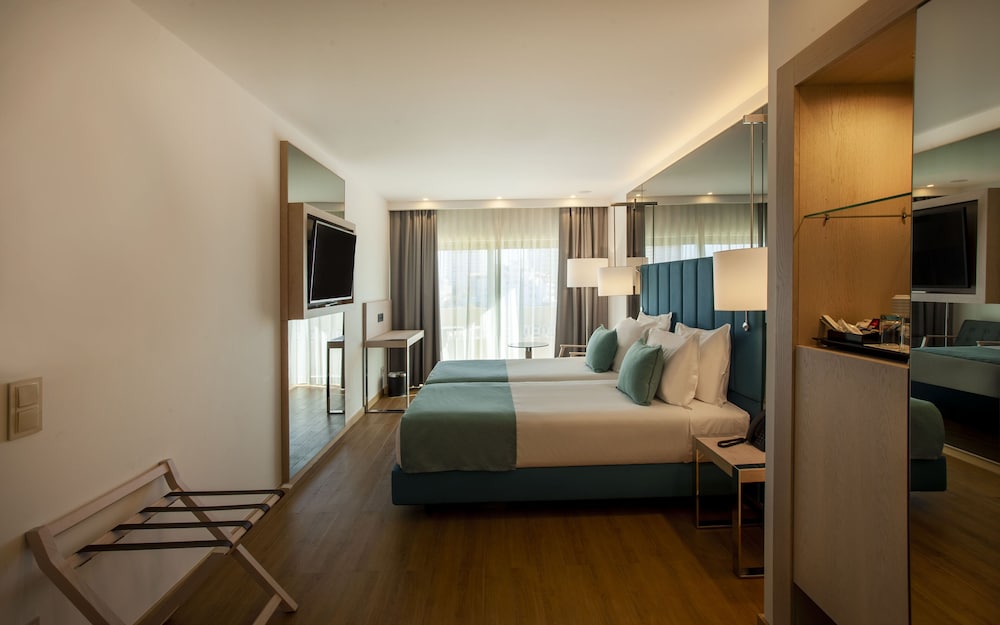 Habitación doble, vistas al mar (Front) del hotel Turim Presidente. Foto 8