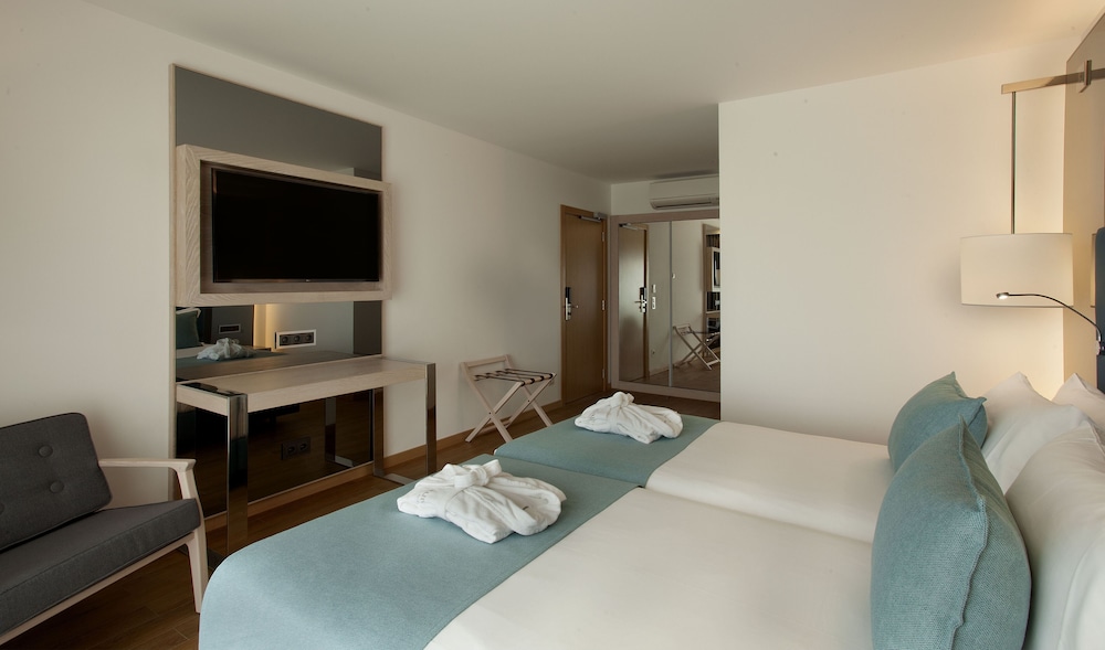 Habitación estándar con 2 camas individuales del hotel Turim Presidente. Foto 1