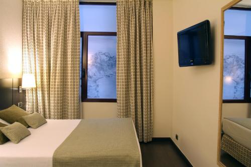 Habitación Doble Interior Pequeña del hotel Conde Duque Bilbao. Foto 3