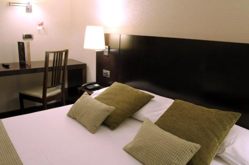 Habitación Doble Interior Pequeña del hotel Conde Duque Bilbao. Foto 5