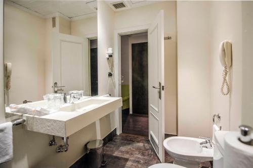 Habitación Doble Interior Pequeña del hotel Conde Duque Bilbao. Foto 6
