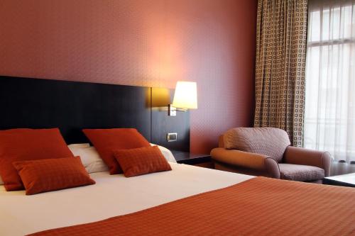 Habitación Doble Superior con balcón del hotel Conde Duque Bilbao. Foto 3