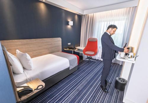 Habitación Individual Estándar del hotel Holiday Inn Express Geneva Airport, An Ihg