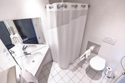 Habitación Doble Estándar - Adaptada para personas con movilidad reducida del hotel Holiday Inn Express Geneva Airport, An Ihg. Foto 4