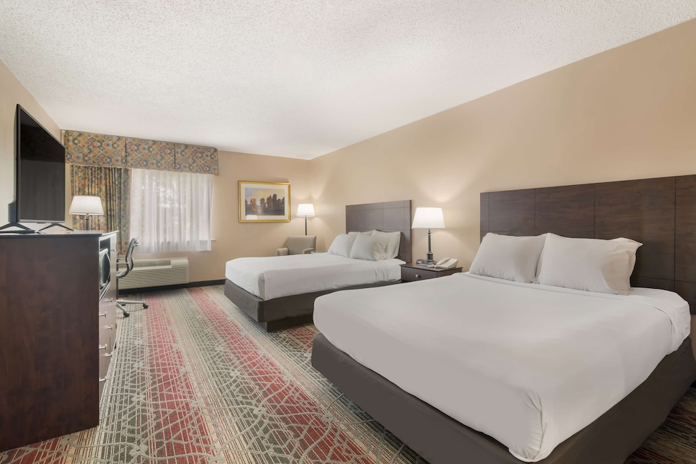 Habitación estándar, 2 camas de matrimonio, no fumadores, frigorífico y microondas (Pet Friendly) del hotel Best Western Saranac Lake. Foto 4