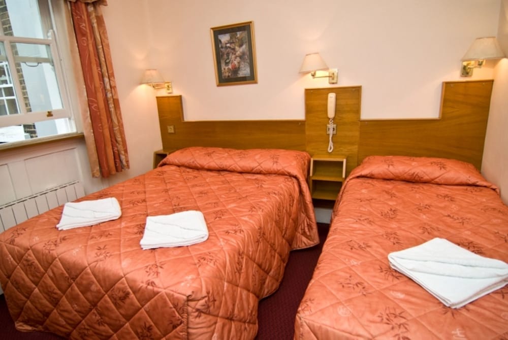 Habitación triple superior del hotel Alexandra