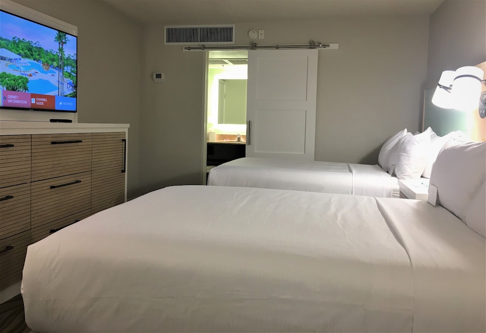 Habitación, 2 camas dobles, vistas al patio del hotel Wyndham Garden Lake Buena Vista Disney Springs. Foto 2
