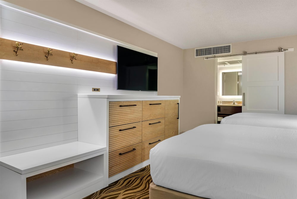 Habitación, 2 camas dobles, vistas al patio del hotel Wyndham Garden Lake Buena Vista Disney Springs. Foto 5
