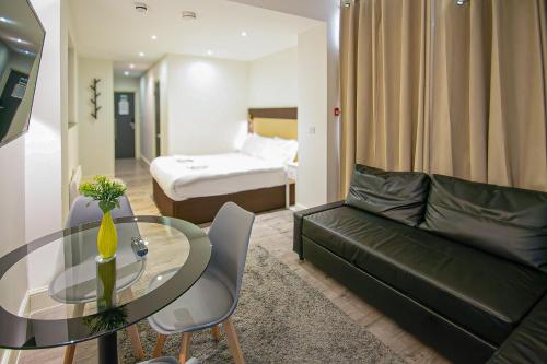 Estudio Triple del hotel Hyde Park Superior Apartments. Foto 1