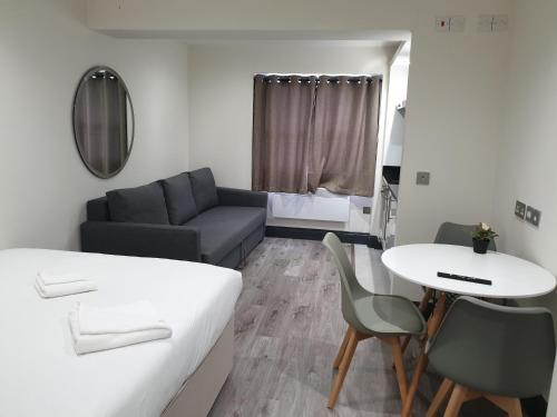 Estudio Triple del hotel Hyde Park Superior Apartments. Foto 2