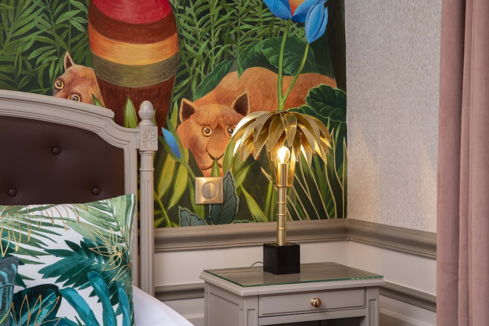 Habitación clásica doble, 1 cama doble (Stairs From 5th Floor) del hotel and Spa Saint Jacques. Foto 3