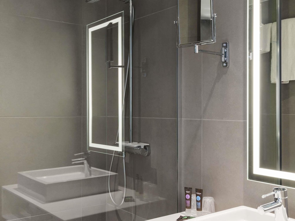 Habitación estándar, 2 camas individuales del hotel Novotel Edinburgh Centre. Foto 1