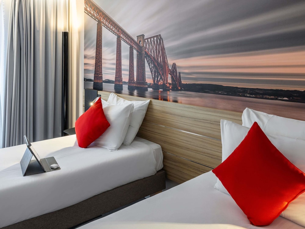 Habitación estándar, 2 camas individuales del hotel Novotel Edinburgh Centre. Foto 5