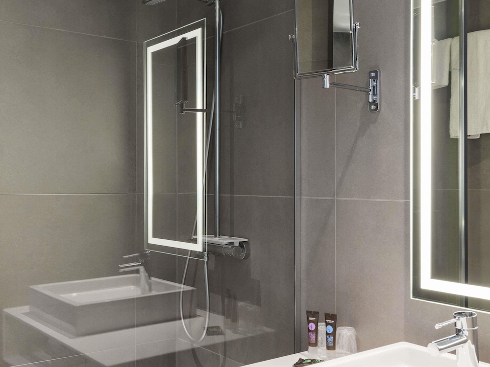 Habitación estándar, 2 camas individuales del hotel Novotel Edinburgh Centre. Foto 6