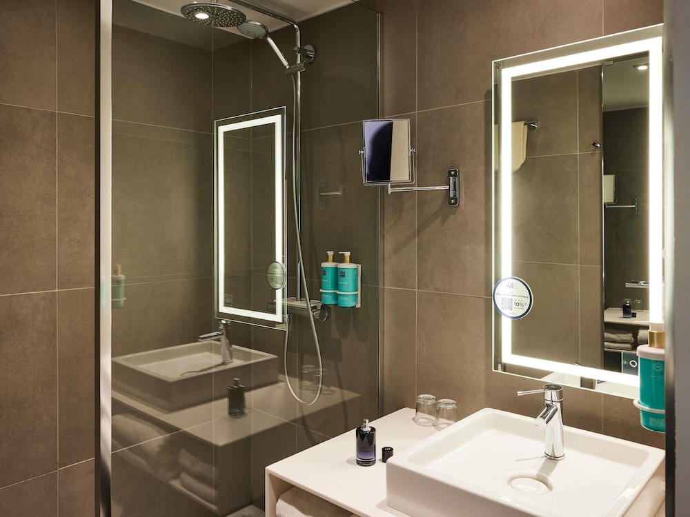 Habitación superior, 1 cama de matrimonio con sofá cama del hotel Novotel Edinburgh Centre