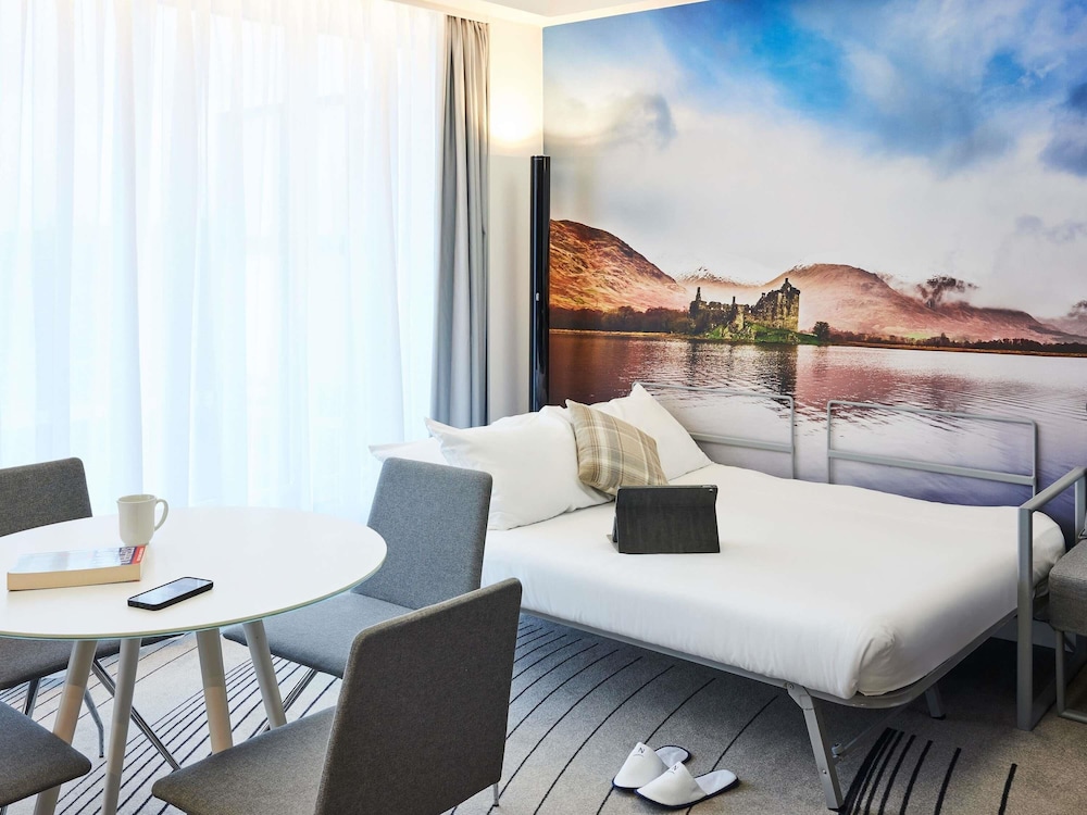 Suite, 1 cama de matrimonio del hotel Novotel Edinburgh Centre. Foto 6