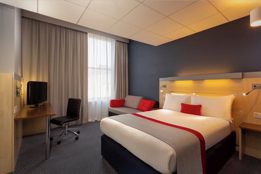 Habitación estándar, 1 cama doble con sofá cama del hotel Holiday Inn Express - Edinburgh City Centre, An Ihg. Foto 8