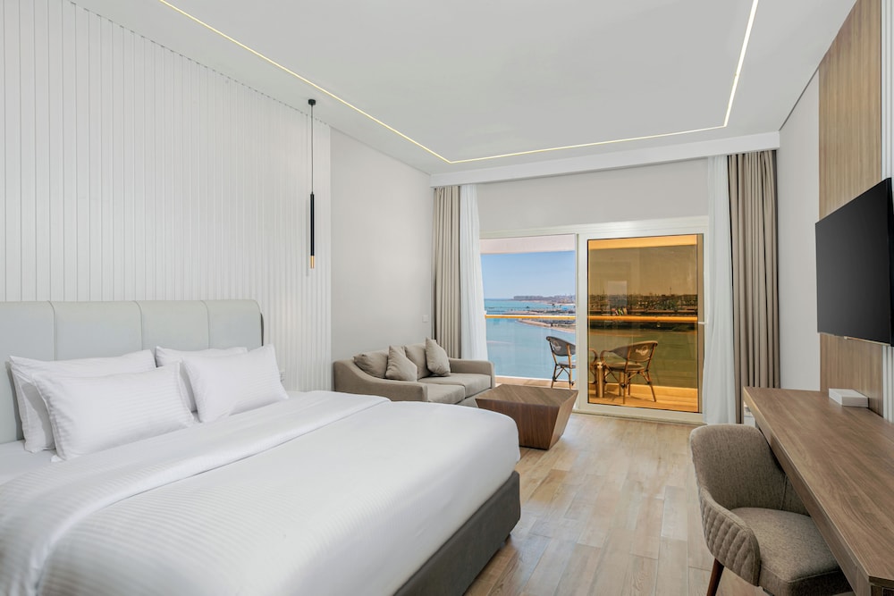 Suite Premium con Vista al Mar del hotel Bellagio Beach Resort. Foto 1
