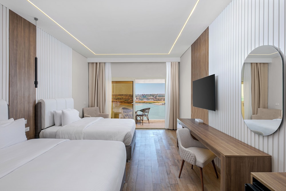 Suite Premium con Vista al Mar del hotel Bellagio Beach Resort. Foto 5