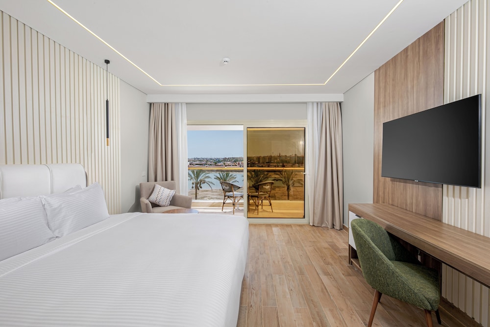 Suite Premium con Jacuzzi del hotel Bellagio Beach Resort. Foto 1