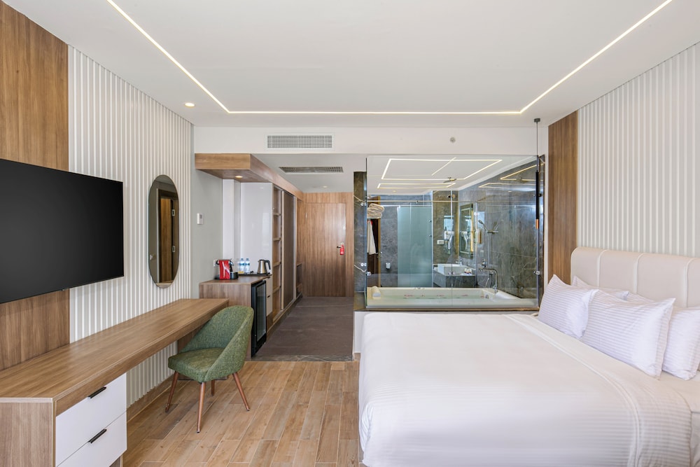 Suite Premium con Jacuzzi del hotel Bellagio Beach Resort. Foto 2
