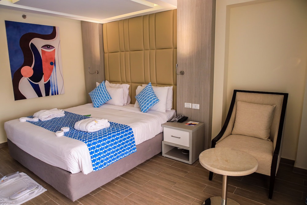 Habitación Deluxe con vistas al mar del hotel Bellagio Beach Resort. Foto 6