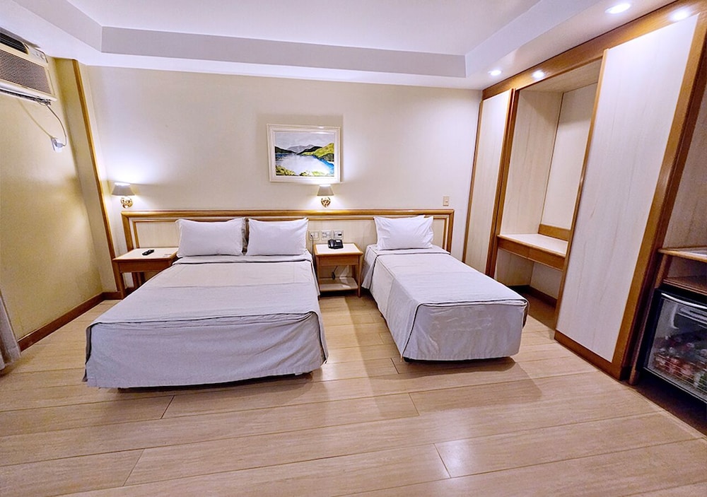 Suite, bañera de hidromasaje del hotel Riale Imperial Flamengo. Foto 3