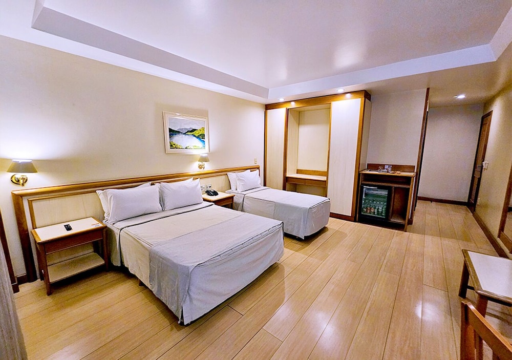 Suite, bañera de hidromasaje del hotel Riale Imperial Flamengo. Foto 4