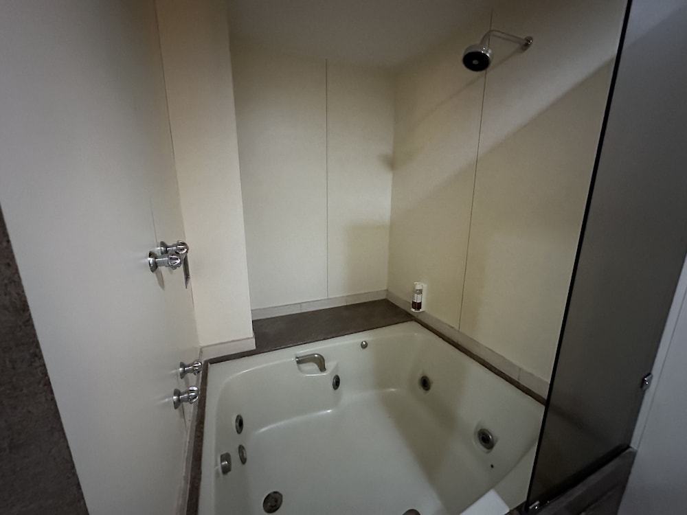 Suite, 3 camas individuales del hotel Riale Imperial Flamengo. Foto 4