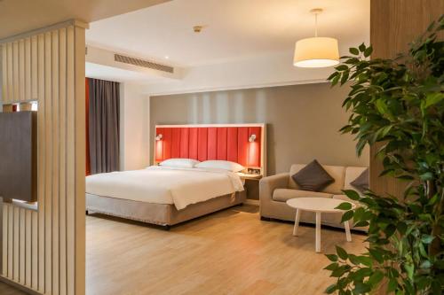Apartamento Estudio con balcón del hotel Park Inn By Radisson Bucharest and Residence. Foto 2