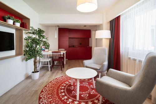 Suite Junior del hotel Park Inn By Radisson Bucharest and Residence. Foto 6