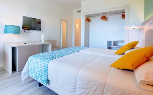 Habitación Doble Estándar - 2 camas del hotel SBH Maxorata Resort. Foto 6