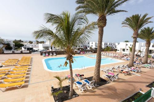 Apartamento de 1 dormitorio con vistas completas o parciales a la piscina del hotel Acuario Sol