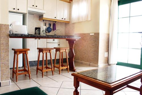 Apartamento de 1 dormitorio con vistas completas o parciales a la piscina del hotel Acuario Sol. Foto 34