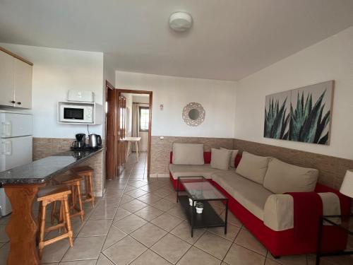 Apartamento de 1 dormitorio con vistas completas o parciales a la piscina del hotel Acuario Sol. Foto 47