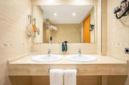 Suite Junior Deluxe del hotel Eurostars Atlántida. Foto 8