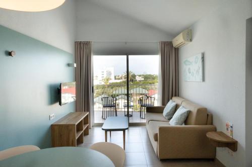 Apartamento de 1 dormitorio del hotel Pierre and Vacances Menorca Cala Blanes. Foto 60