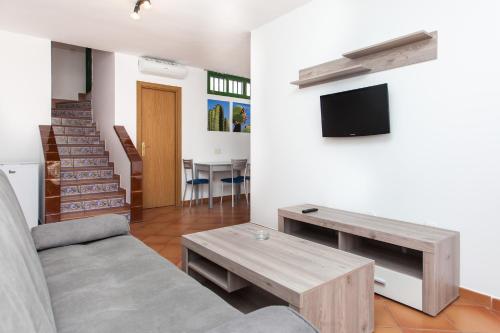 Apartamento de 1 dormitorio con vistas a la piscina del hotel Tao Caleta Playa. Foto 5