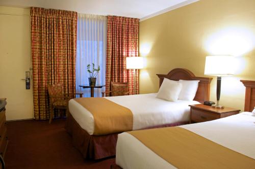 Habitación Doble con 2 camas dobles - No fumadores del hotel West Gate Inn Nyack. Foto 2