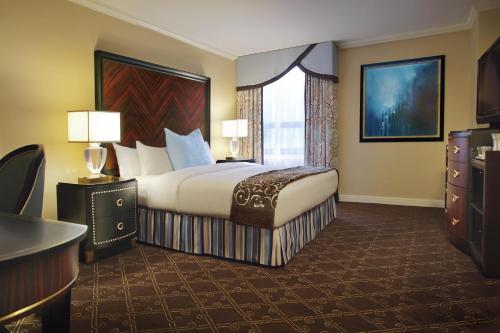 Suite con 2 camas dobles del hotel Palmer House A Hilton. Foto 1