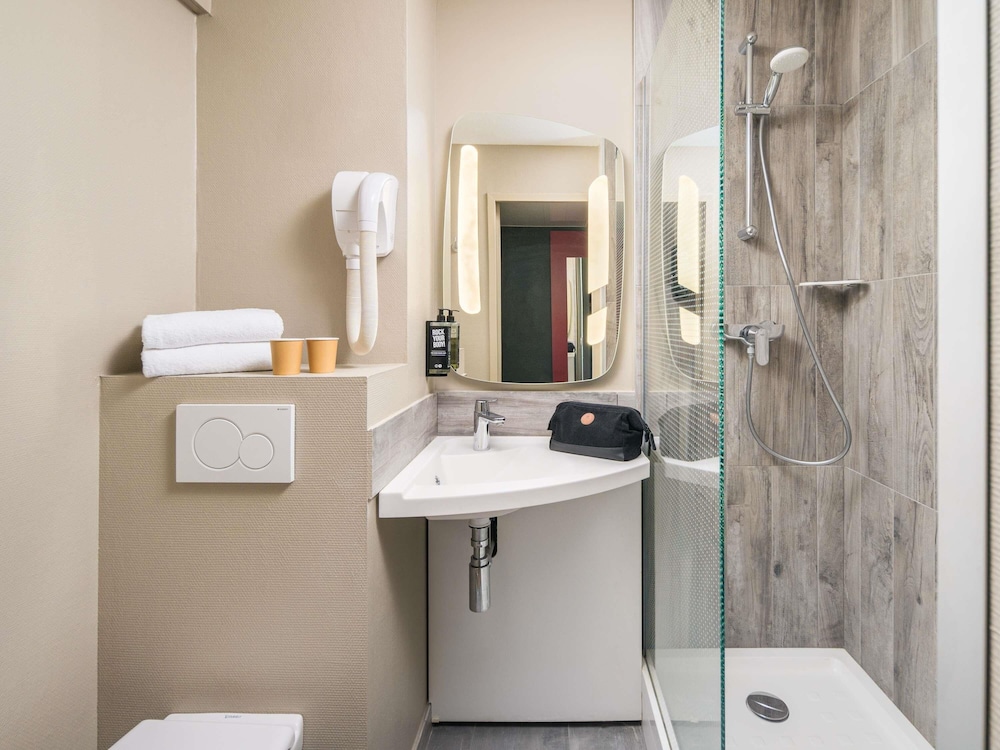 Habitación estándar, 1 cama doble del hotel Ibis Lyon Villefranche Sur Saone. Foto 3