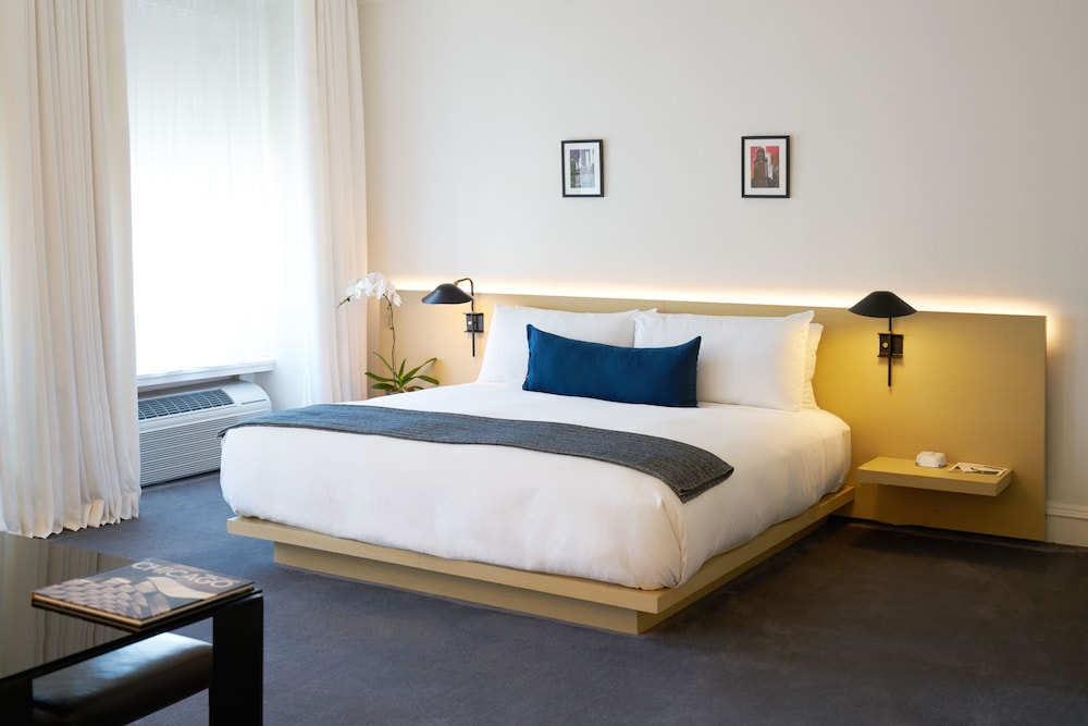 Habitación Deluxe, 1 cama de matrimonio grande, bañera accesible del hotel The Chicago Hotel Collection Ambassador Gold Coast. Foto 1
