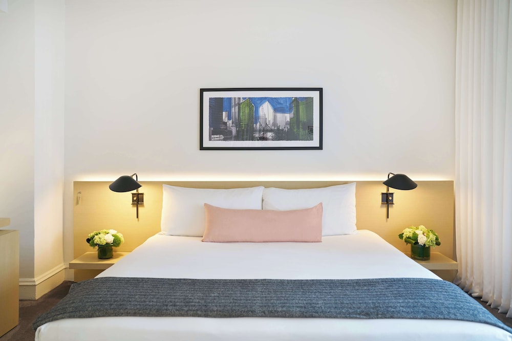 Suite estudio junior, 1 cama de matrimonio grande, bañera accesible del hotel The Chicago Hotel Collection Ambassador Gold Coast. Foto 2