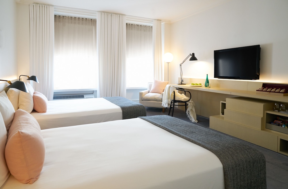 Habitación estándar, 2 camas dobles del hotel The Chicago Hotel Collection Ambassador Gold Coast. Foto 1